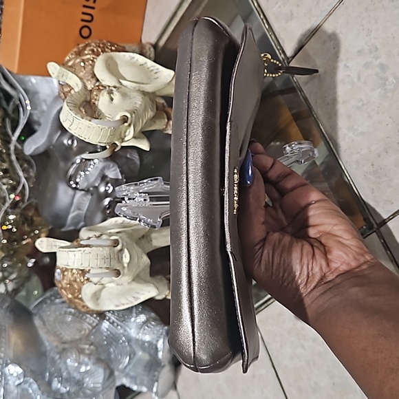 COACH Ashley Wristlet EUC - Picture 6 of 11